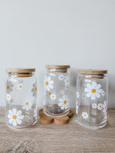 Load image into Gallery viewer, 16 oz Daisy Glass Cup