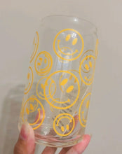 Load image into Gallery viewer, 16 oz Smiley Glass Cup