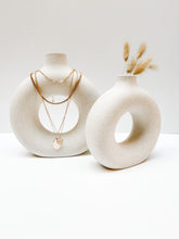 Load image into Gallery viewer, Ceramic Circular Donut Vase
